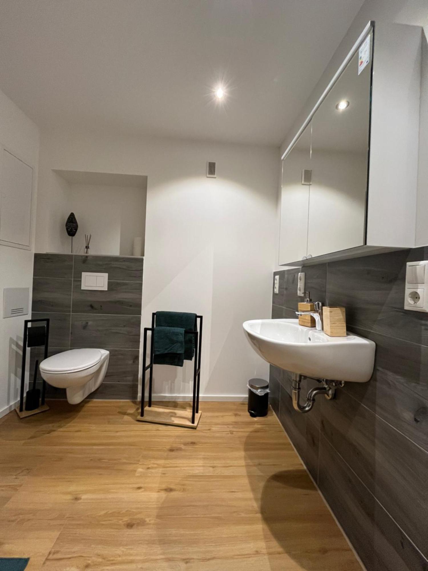 Traumhafte Business & Relax Wohnung Direkt Im Stadtkern Oettingens By Elation Homes Oettingen in Bayern Екстериор снимка